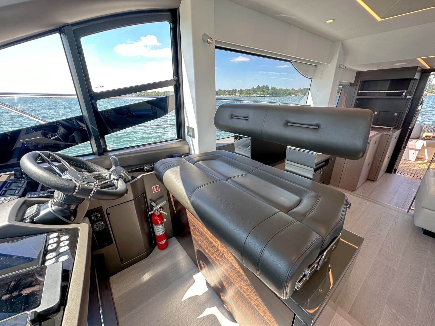 2024 Sunseeker 55 Manhattan - Image 51