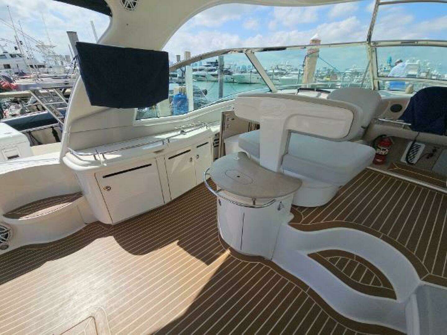 2005 Sea Ray 500 Sundancer - Image 15