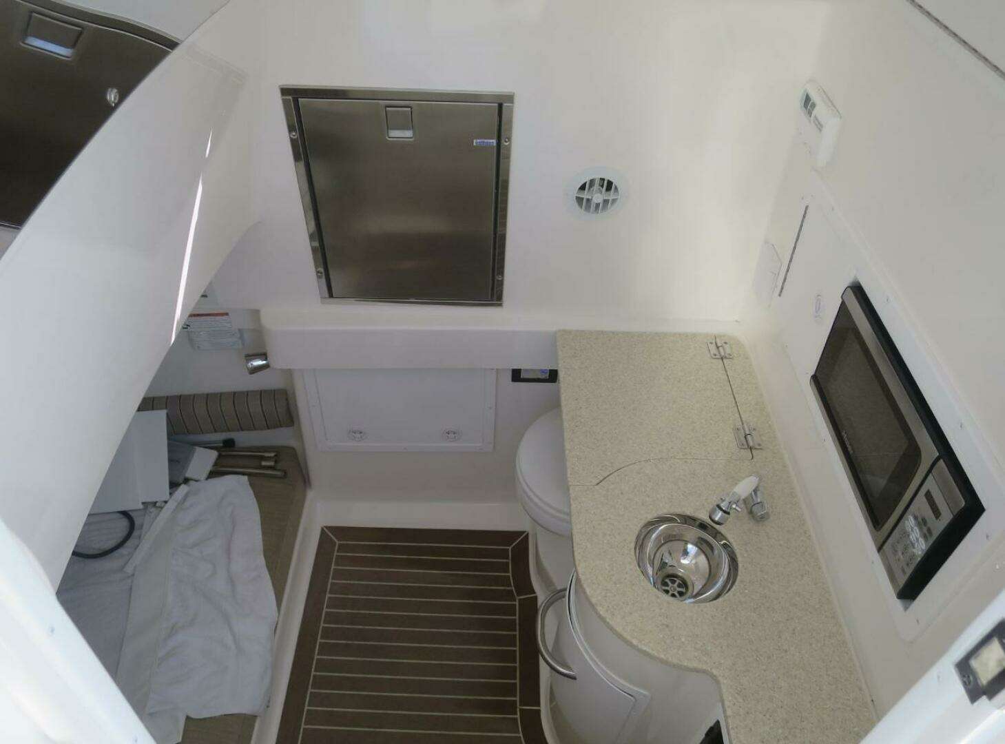 2013 Regulator 34SS - Image 16