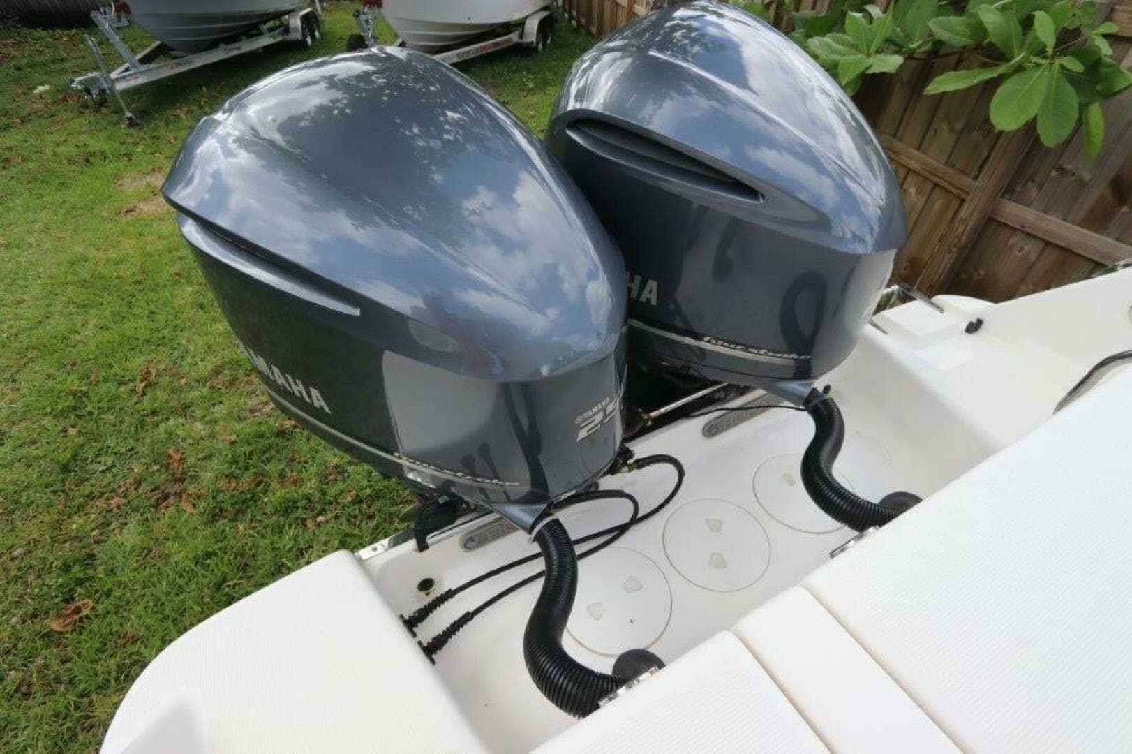 2017 Robalo R260 Center Console - Image 30