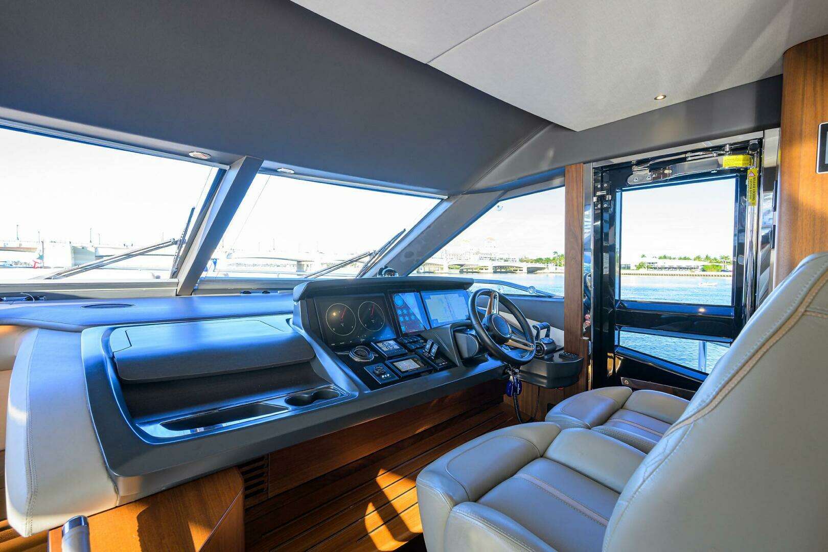 2021 Princess Y78 - Image 16