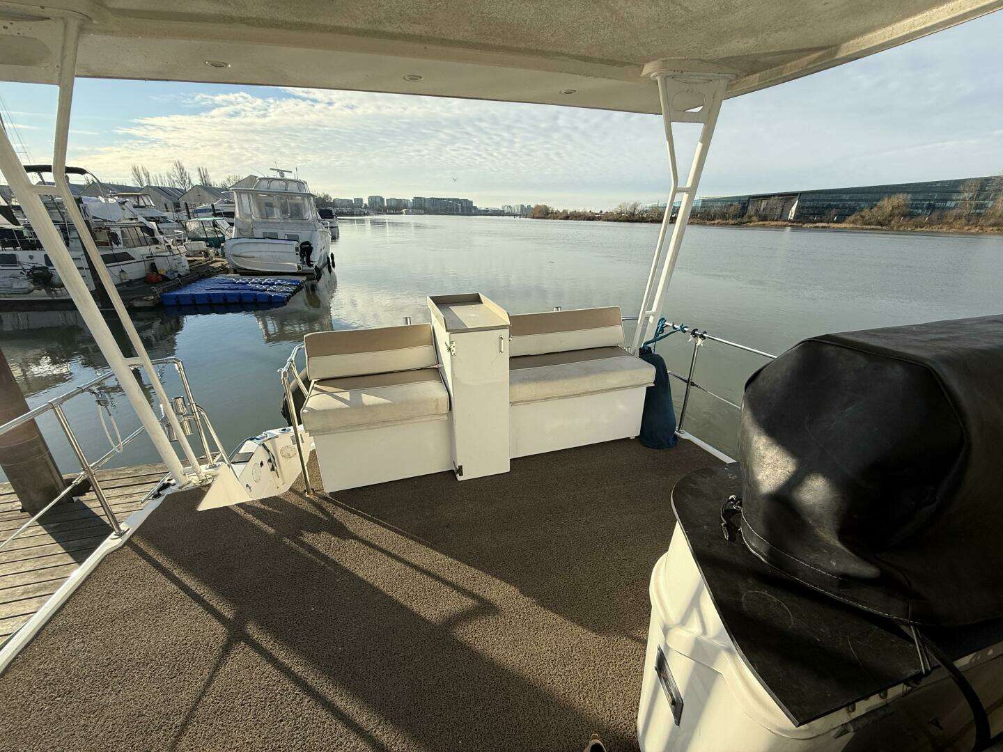 1998 Bayliner 4087 - Image 7