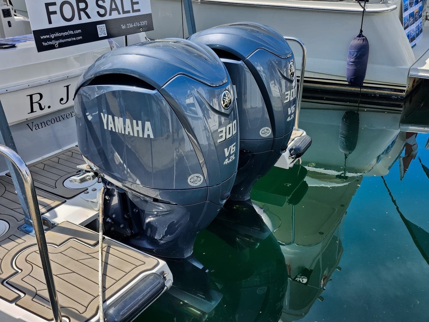 2022 Cutwater C-32 CB - Image 3