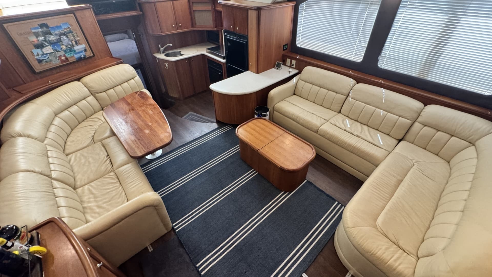 2003 Silverton 43 Motor Yacht - Image 32