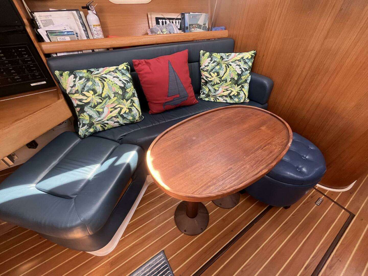 2003 Catalina 350 - Image 30