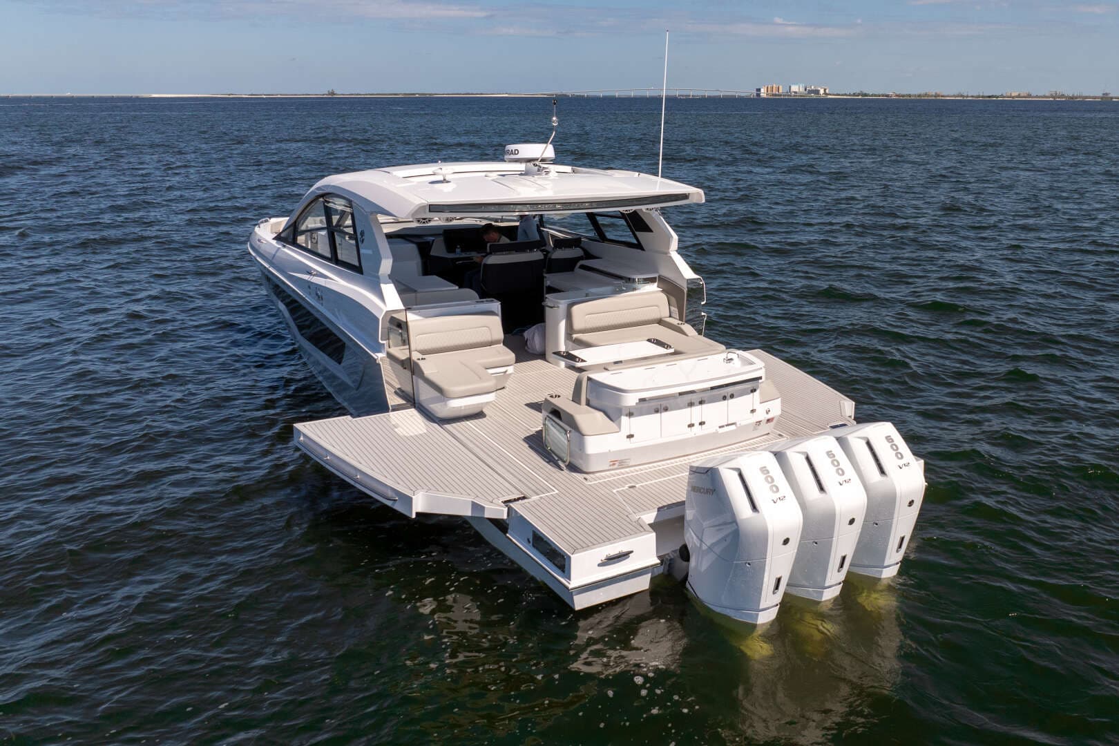 2026 Cruisers Yachts 50GLS OB - Image 6