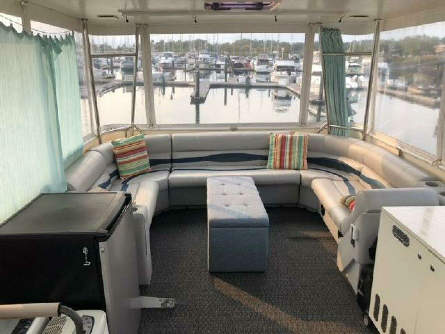1985 Bayliner 4550 Motoryacht - Image 6