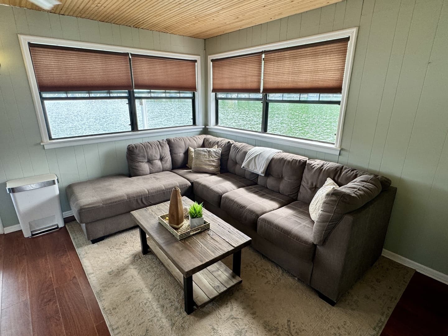1978 Custom 18 x 24 Off-Grid Floating Cabin Approx 385sqft - Image 25