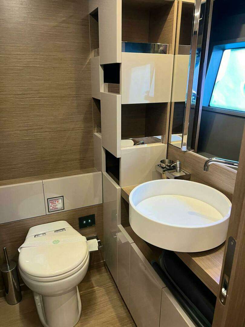 2019 Ferretti Yachts Ferretti 780 - Image 21