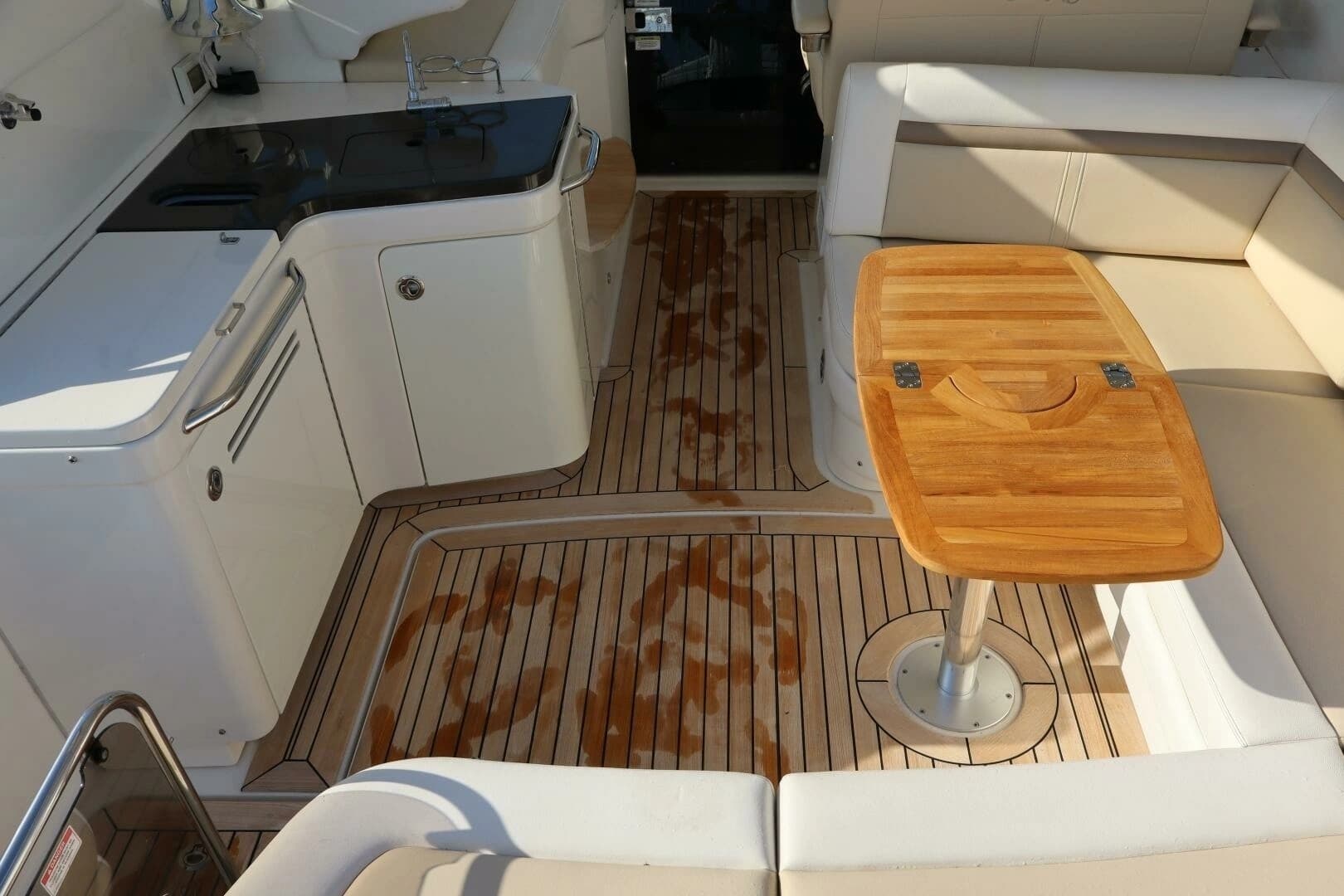 2015 Sea Ray 410 Sundancer - Image 39