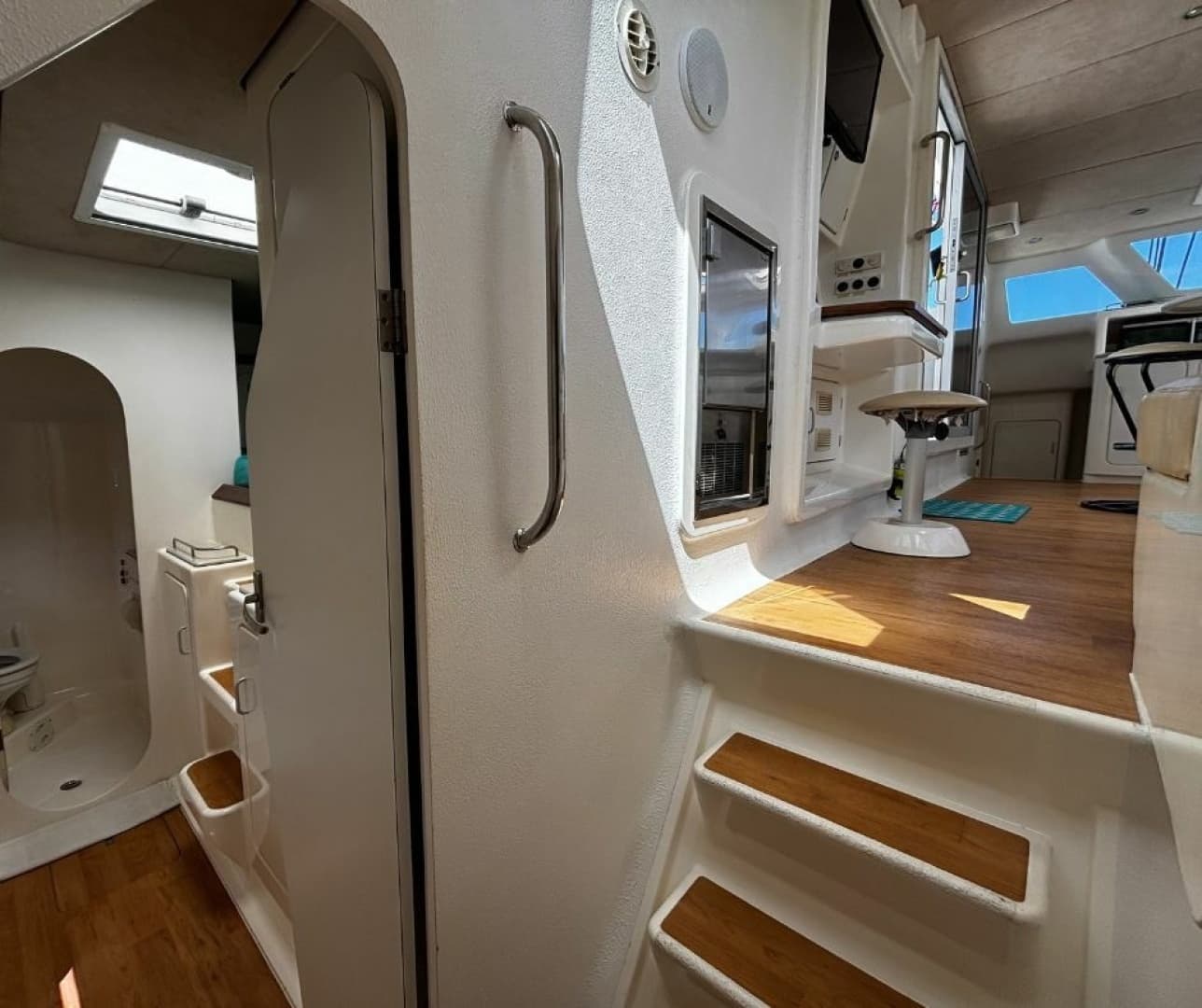 2015 Voyage Yachts 520 - Image 22