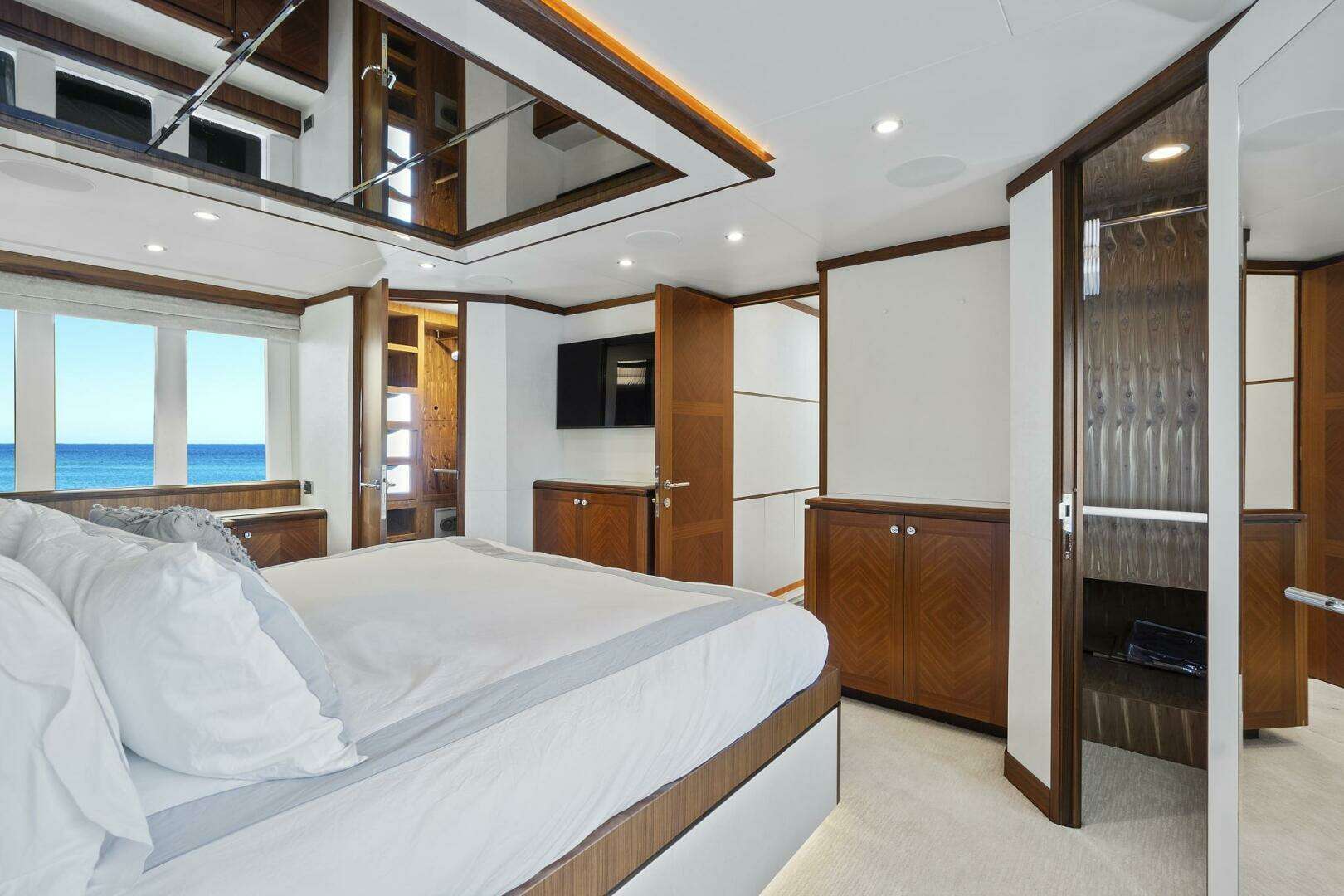 2016 Ocean Alexander 85 E - Image 37
