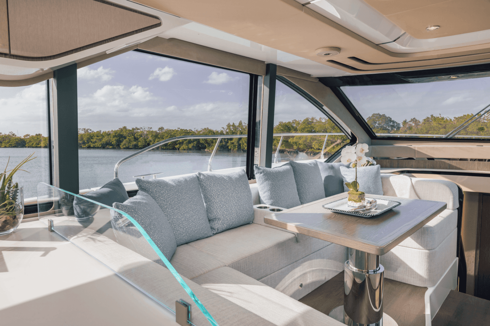 2026 Cruisers Yachts 57 FLY - Image 59