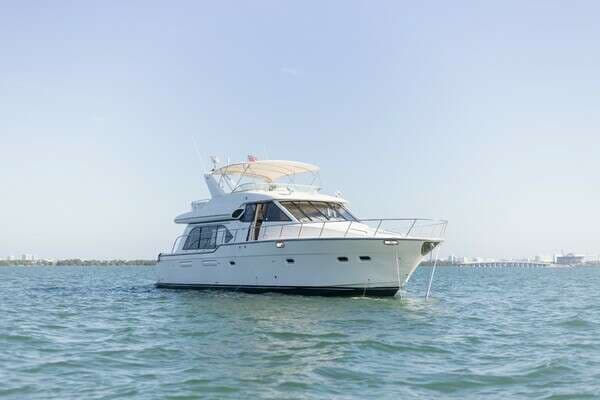 1999 Bayliner 5788 - Image 1