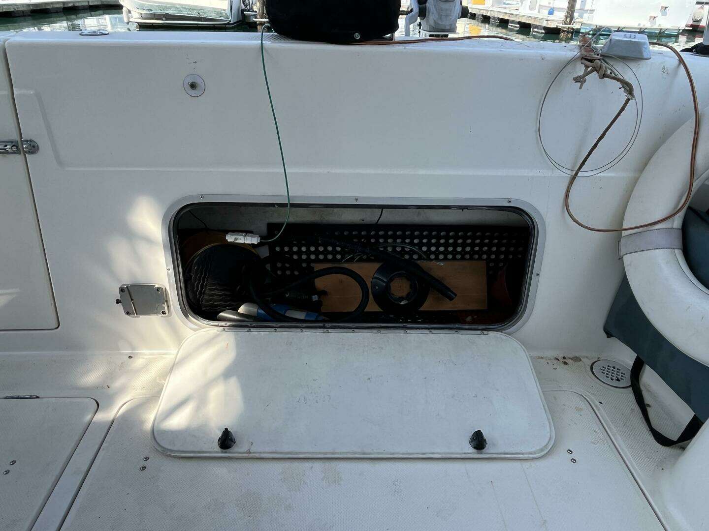 1996 Bayliner 3788 Command Bridge - Image 11