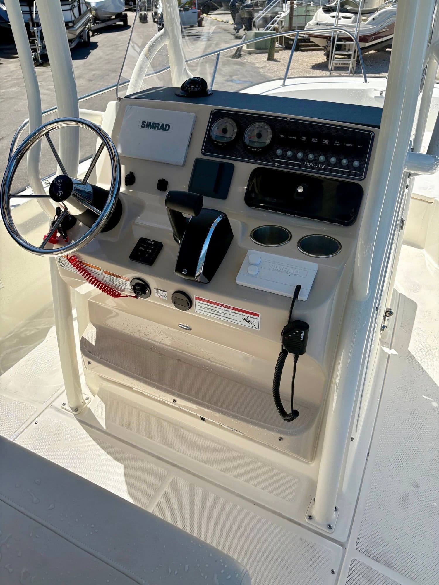 2024 BOSTON WHALER 210 MONTAUK - Image 7