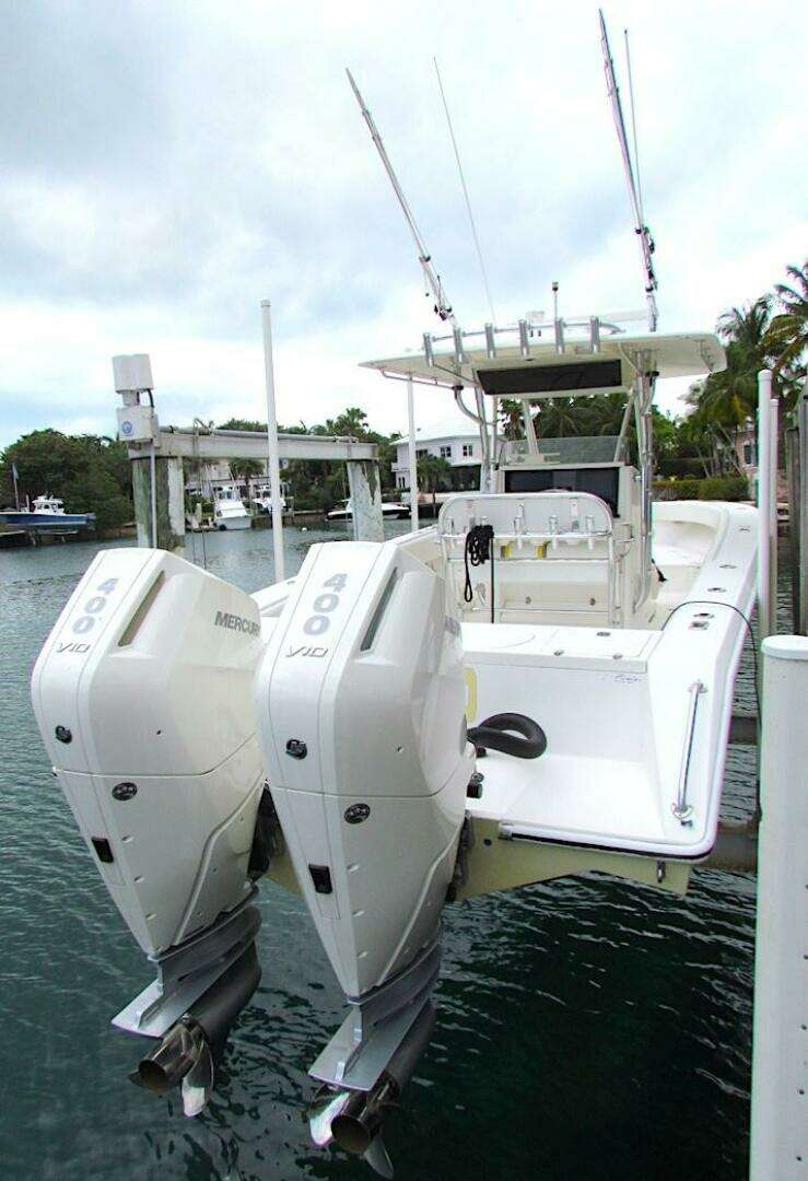 2005 Venture 34 - Image 2