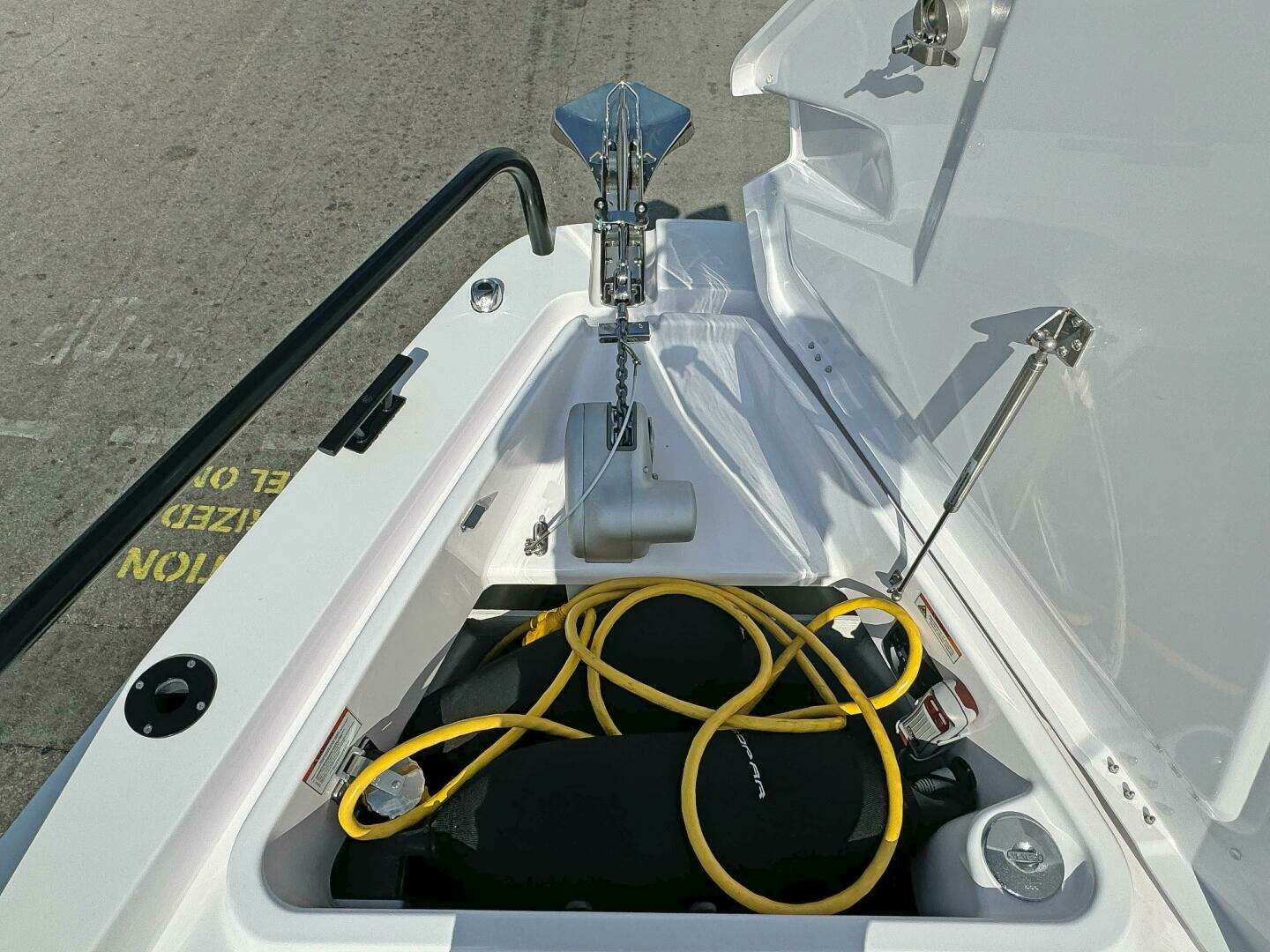 2024 Axopar 37 Sun Top - Image 23