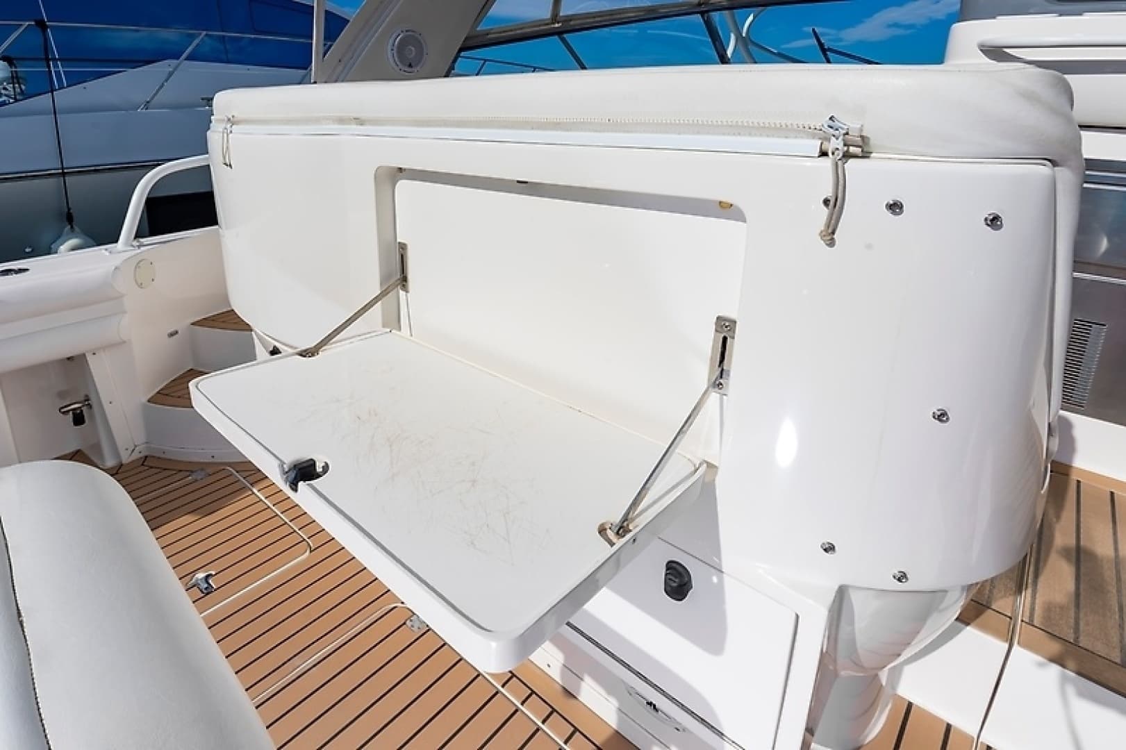 2010 Intrepid 475 Sport Yacht - Image 18