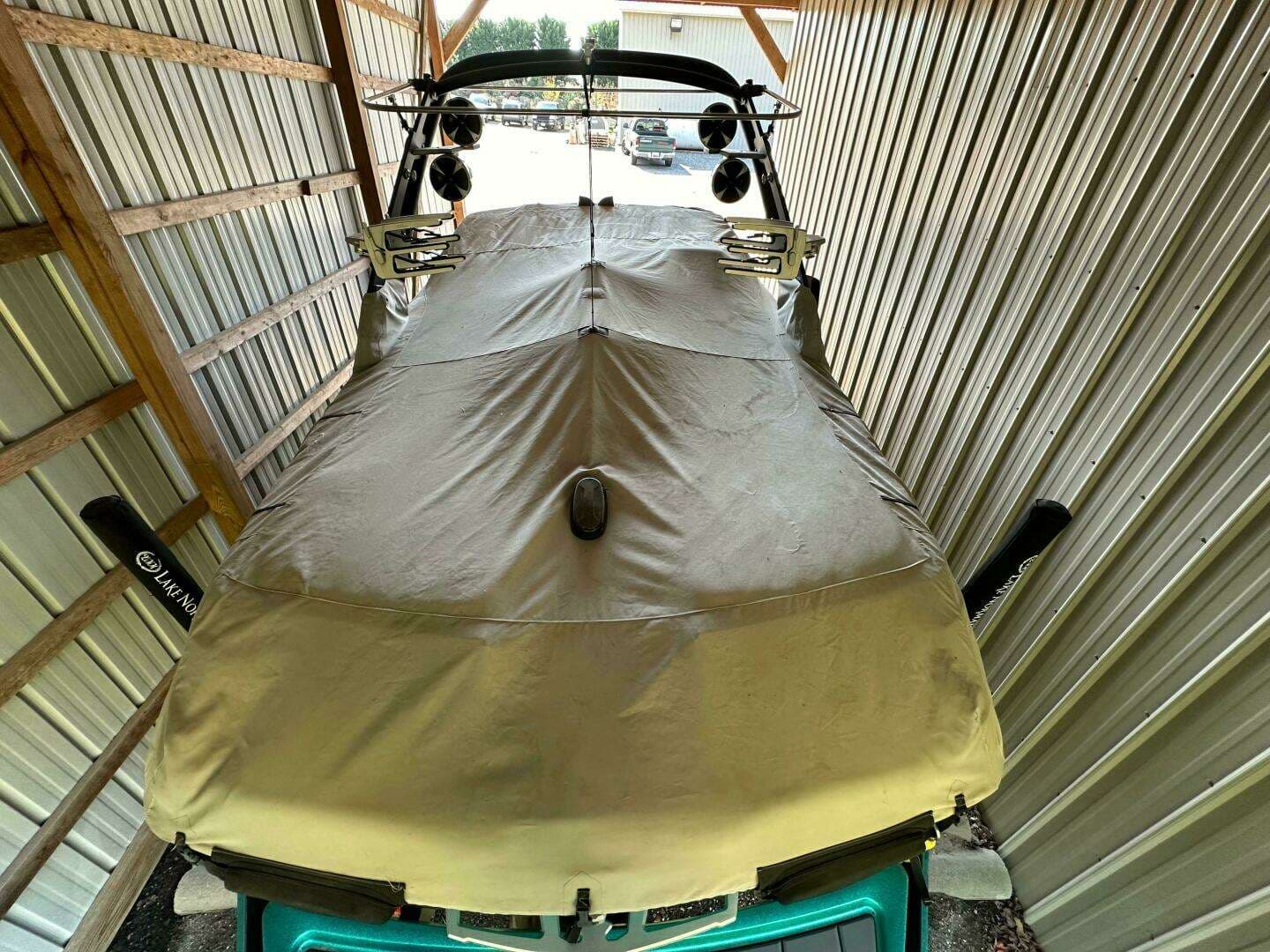 2020 Malibu 32 MXZ - Image 2