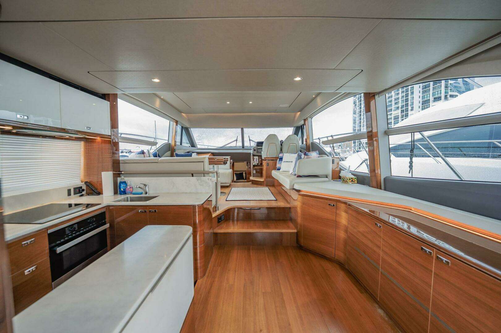 2019 Princess F55 - Image 4