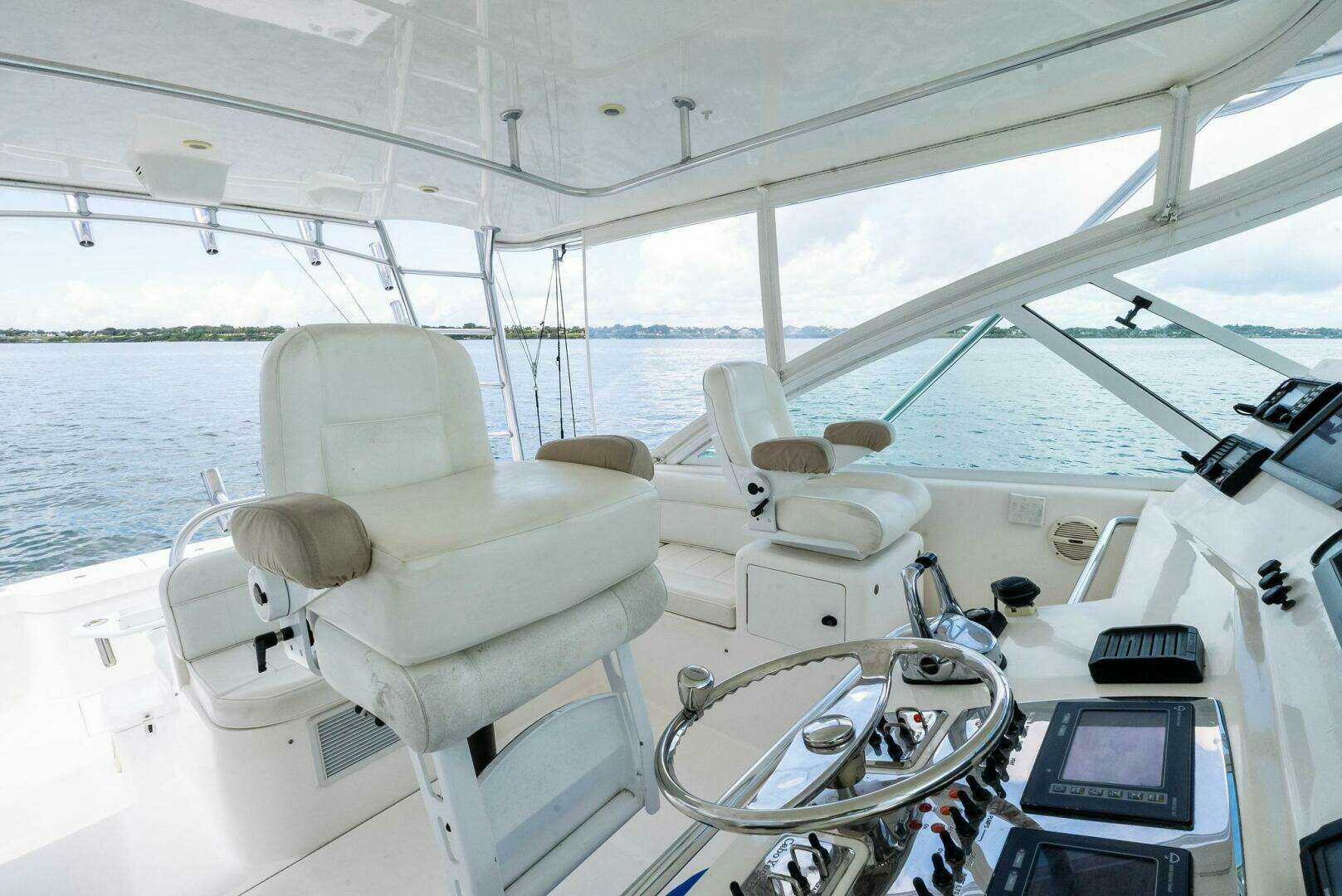 2004 Cabo 40 Hardtop Express - Image 14