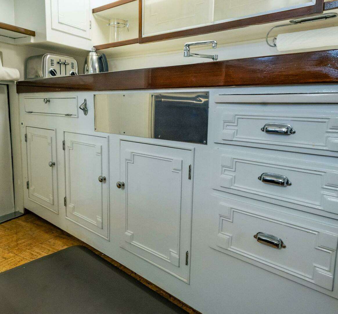 1964 Burger 64 Motor Yacht - Image 21