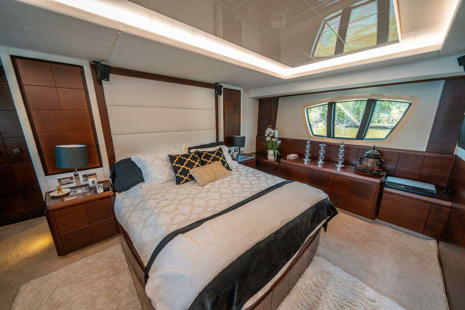 2010 Azimut 75 Fly - Image 36