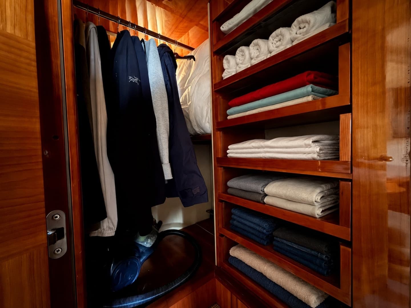 2005 Azimut Fly 62 - Image 26
