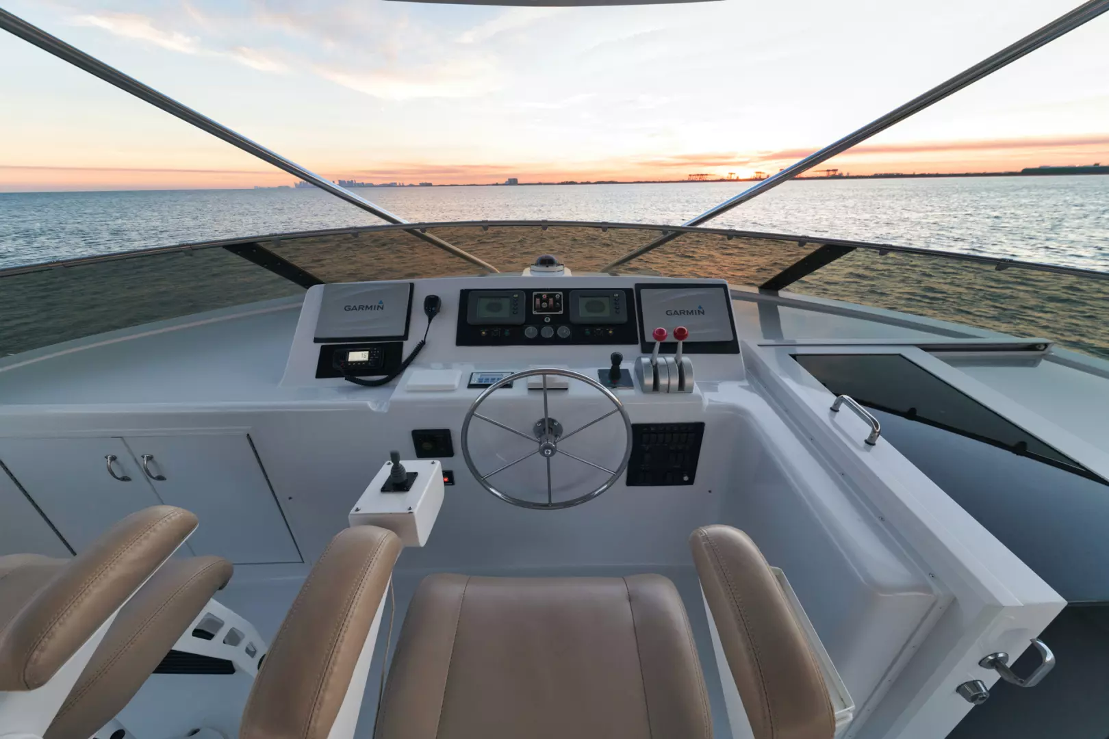 2002 Hatteras CPMY - Image 12