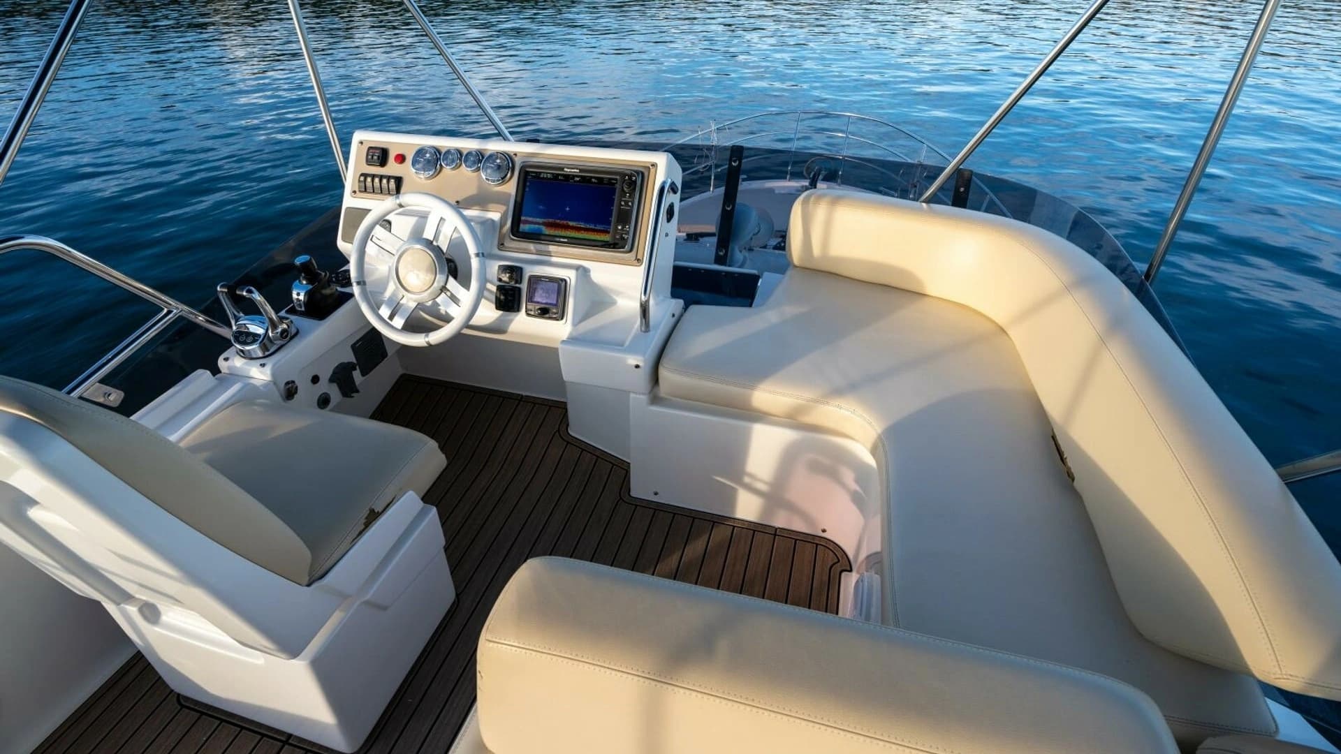 2013 Azimut 40 Flybridge - Image 64