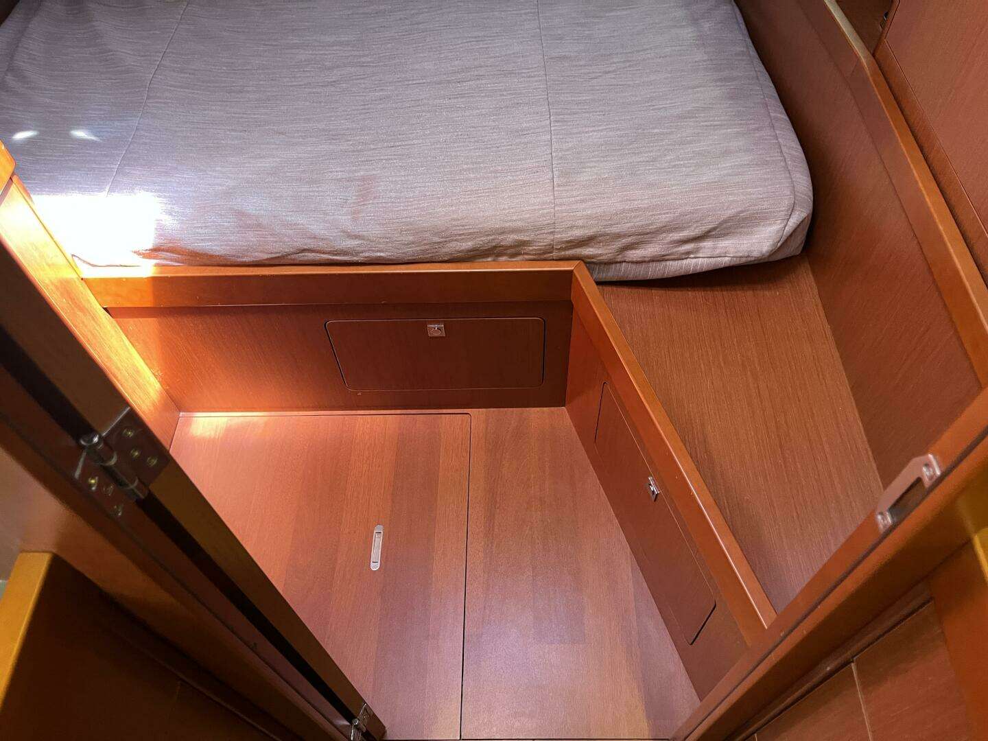 2013 Beneteau Oceanis 48 - Image 28