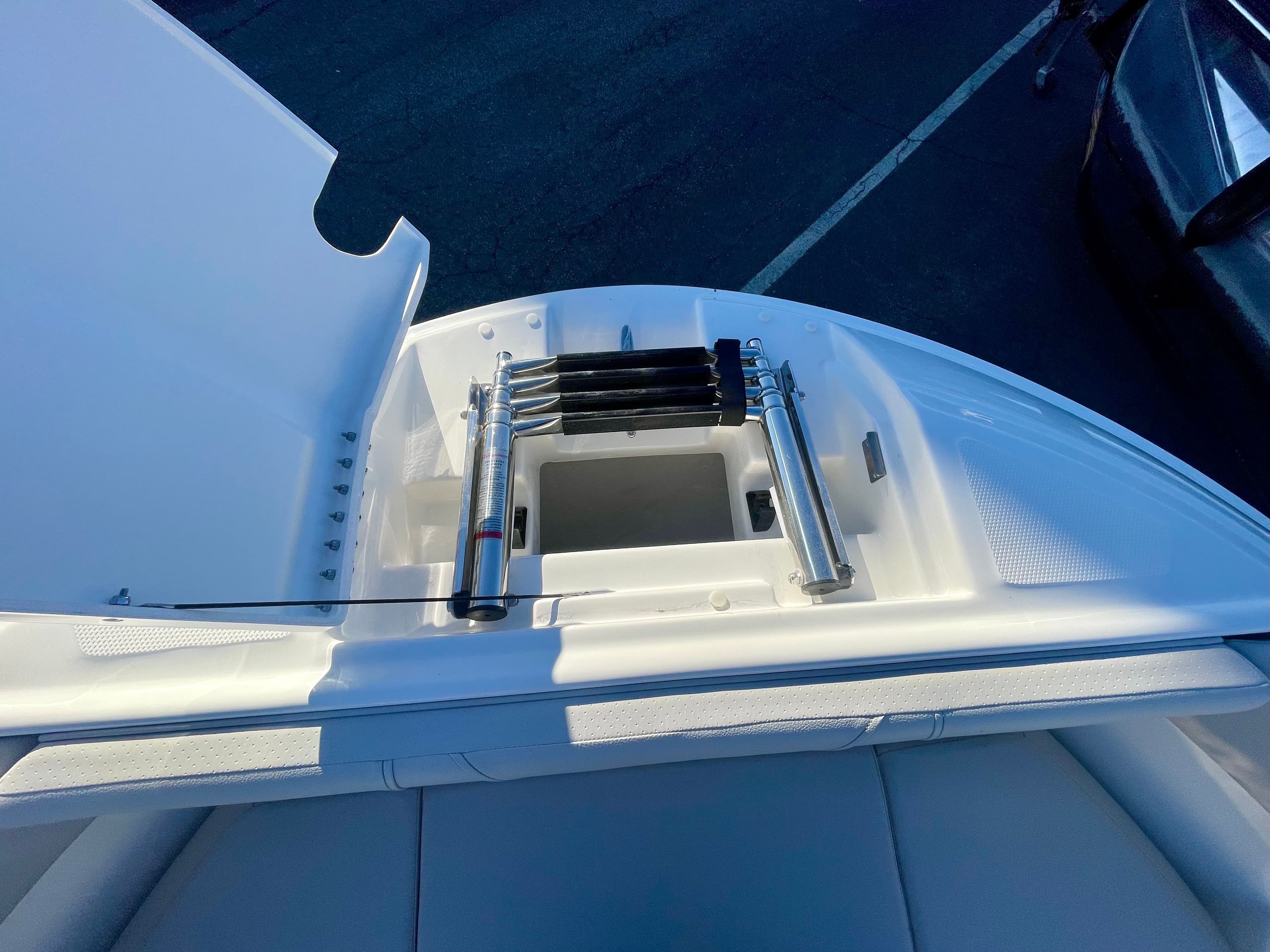2026 Sea Ray SDX 230 Outboard - 21