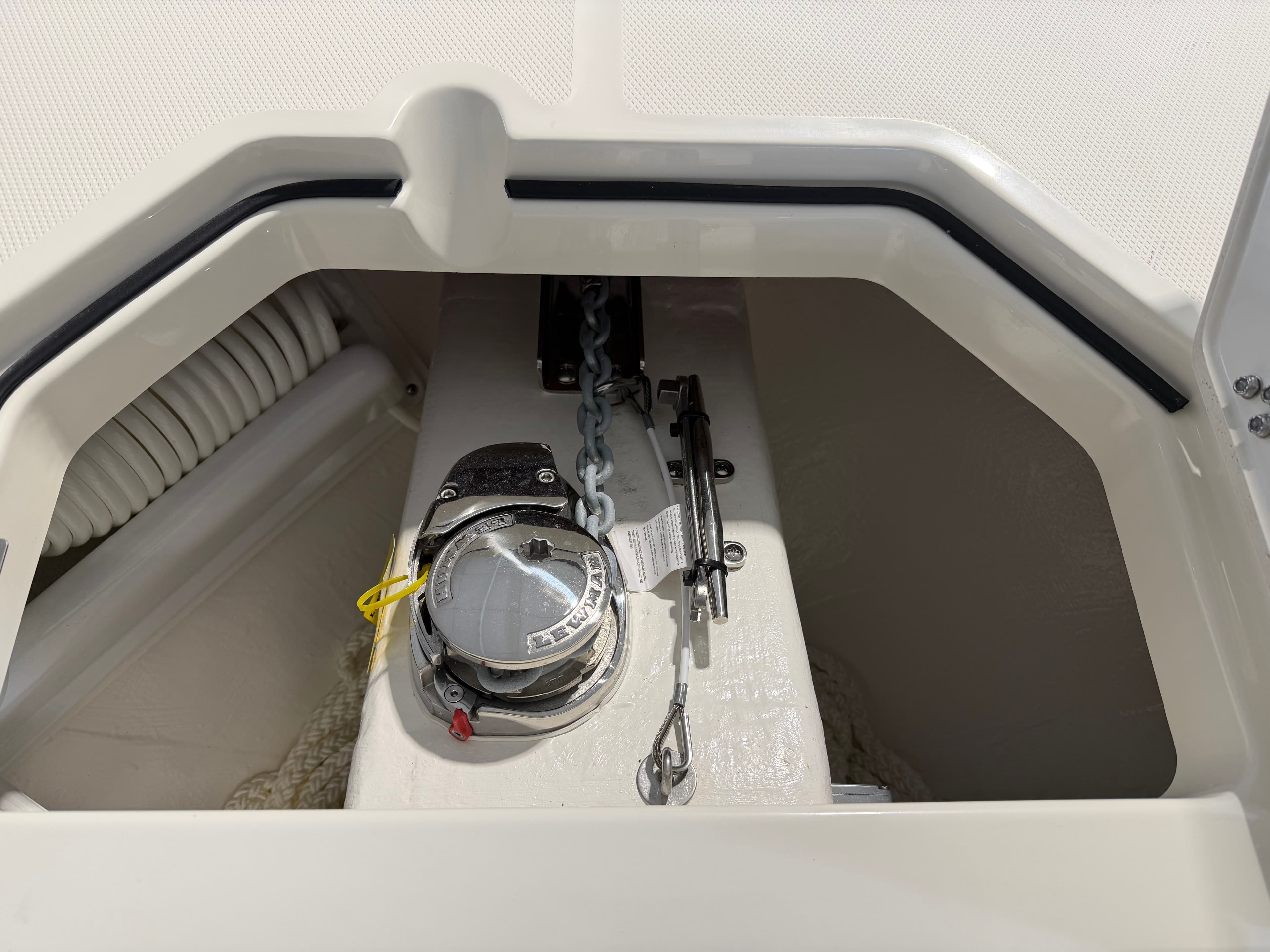 2026 COBIA 285 CC - Image 26