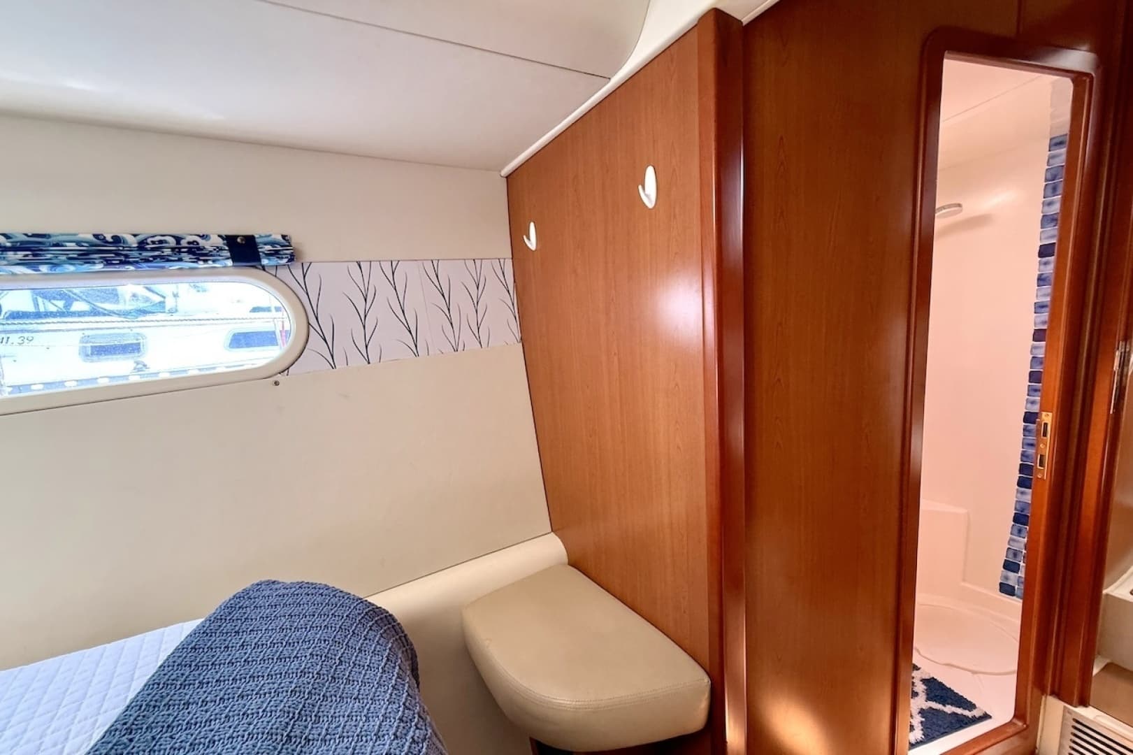 2010 Leopard 46 - Image 65
