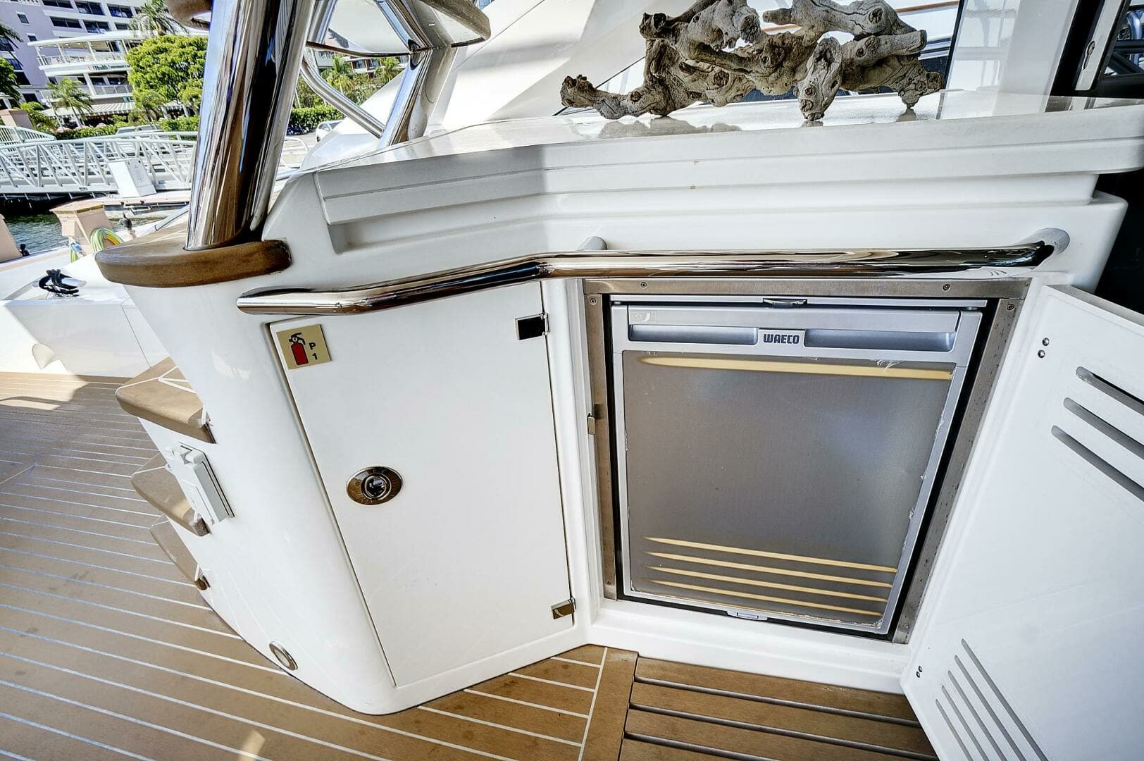 2017 Sunseeker 68 Sport Yacht - Image 17