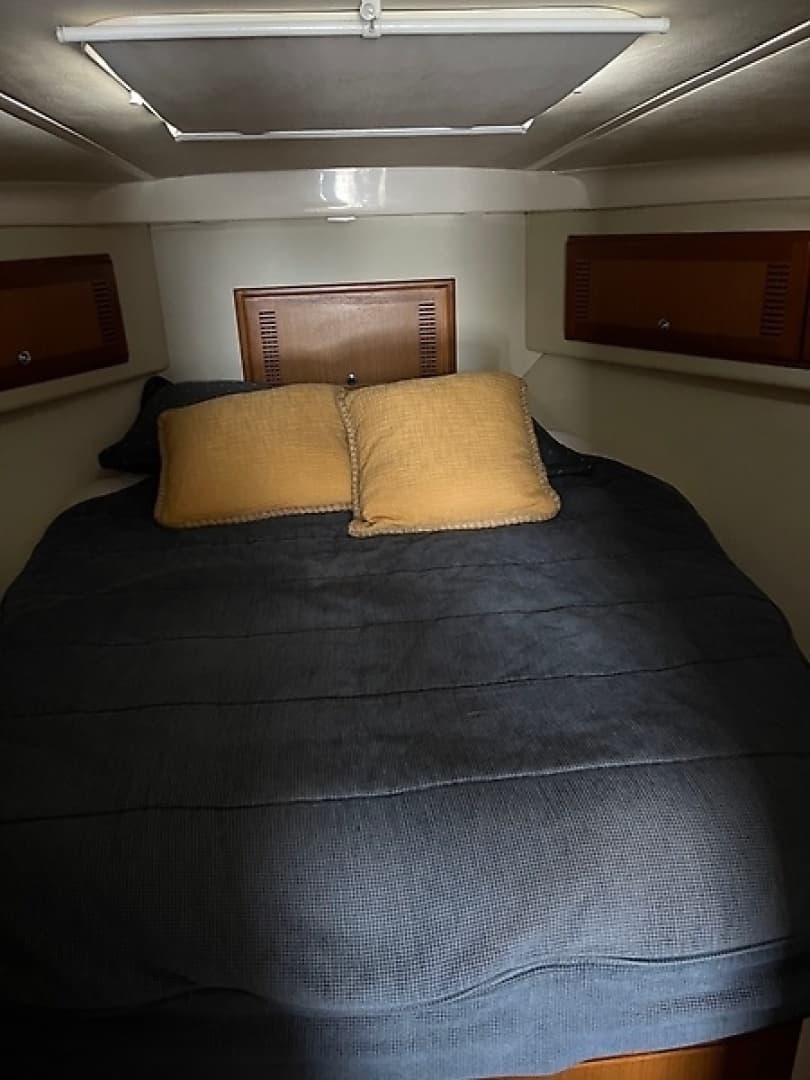 2005 Cabo 35 Flybridge Sportfisher - Image 5