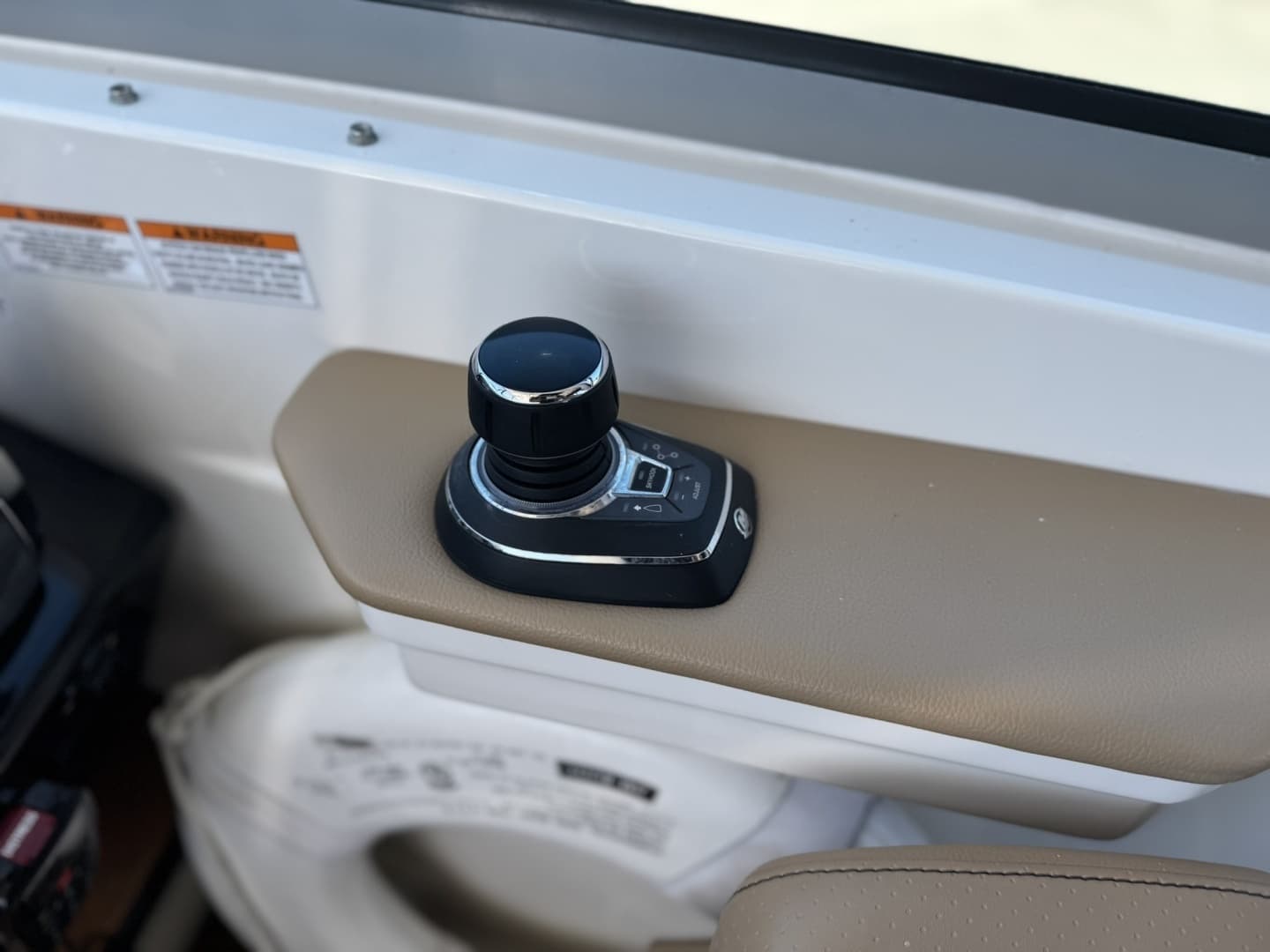 2018 Sea Ray — - Image 18