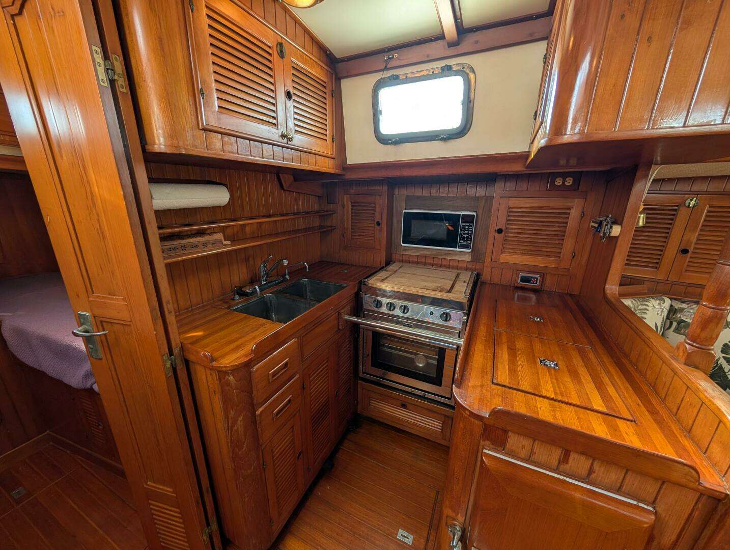 1981 Mason 43 - Image 23
