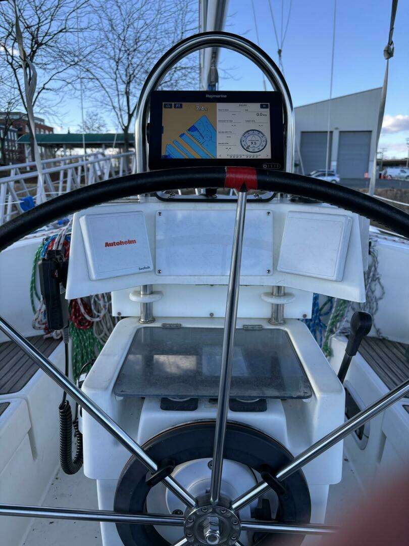 1997 Beneteau Oceanis 351 - Image 10
