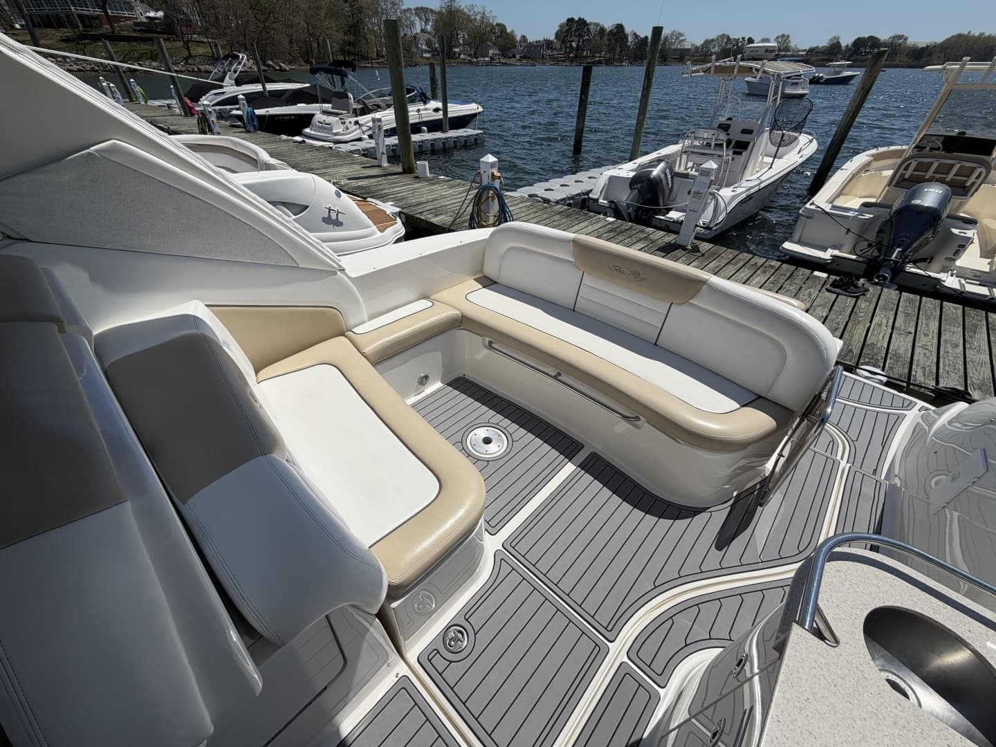 2008 Sea Ray 330 Sundancer - Image 5