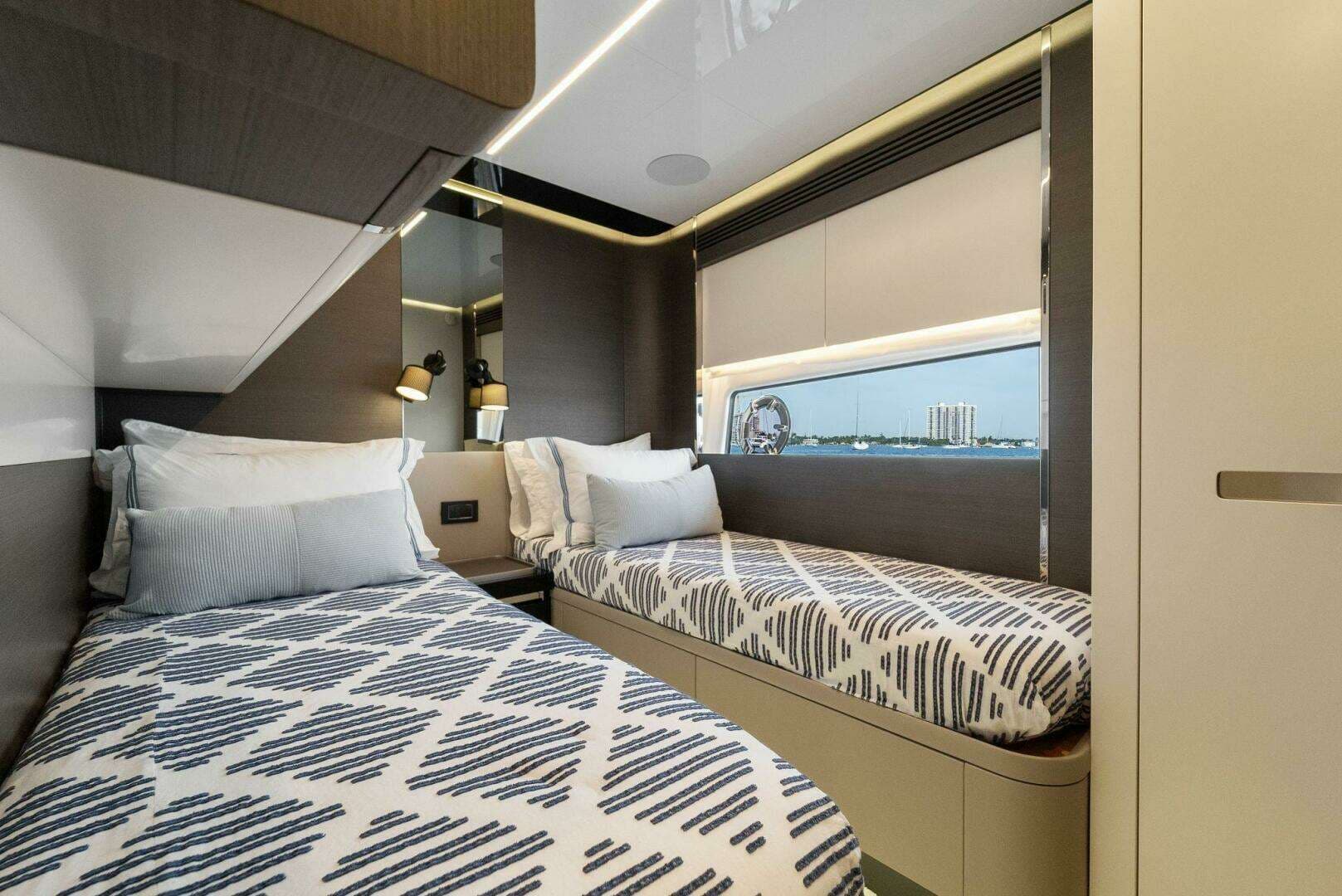 2022 Azimut S8 - Image 38