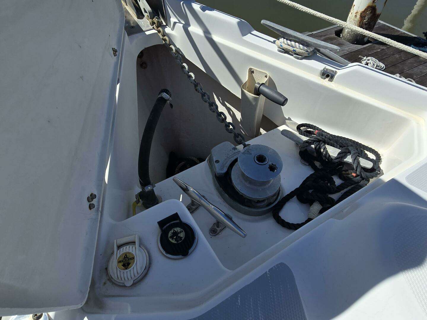 1998 Hunter 410 - Image 25