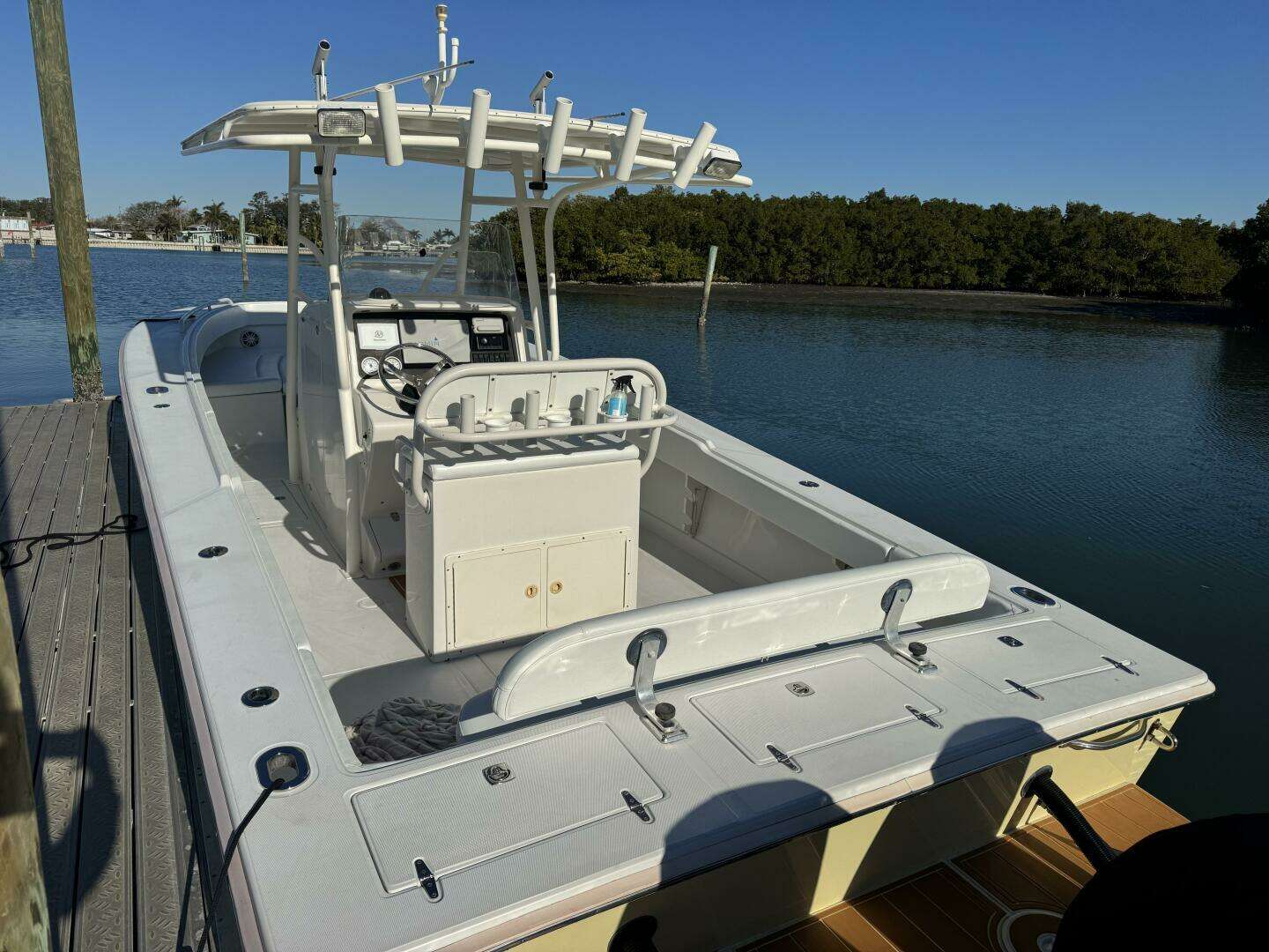 2006 Jupiter 31 CC Forward Seating - Image 14