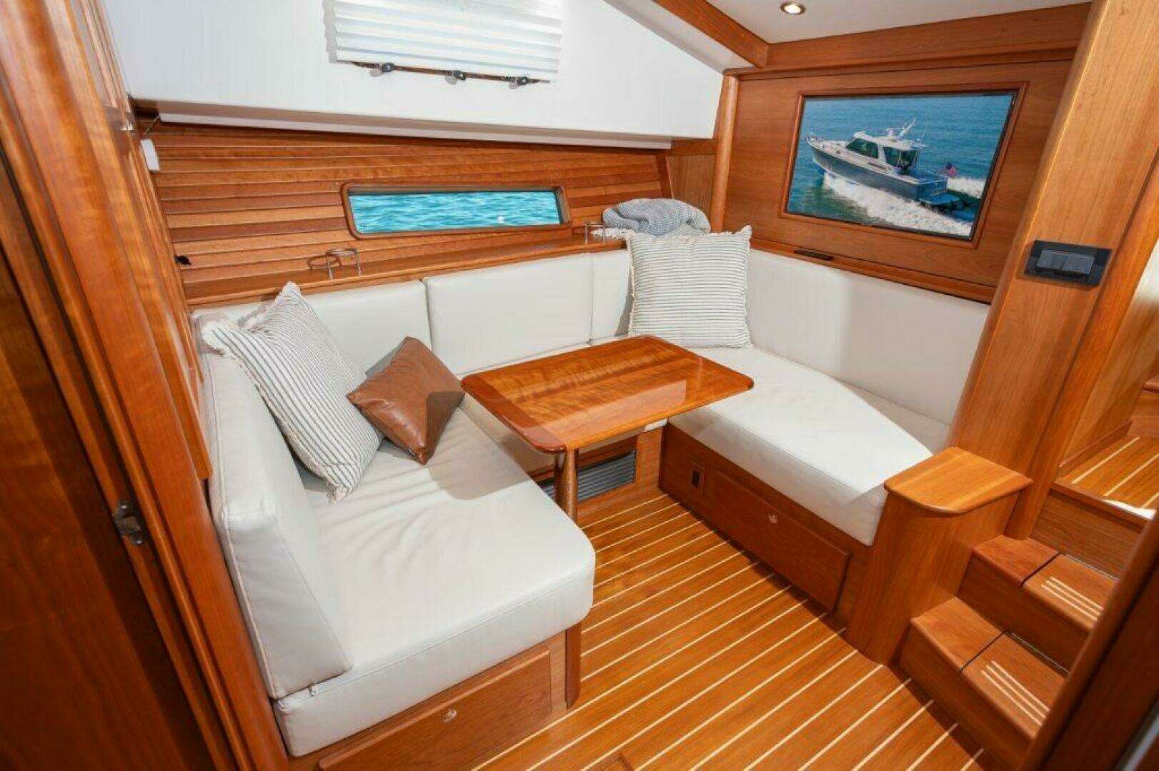 2024 Sabre 43  Salon Express - Image 30