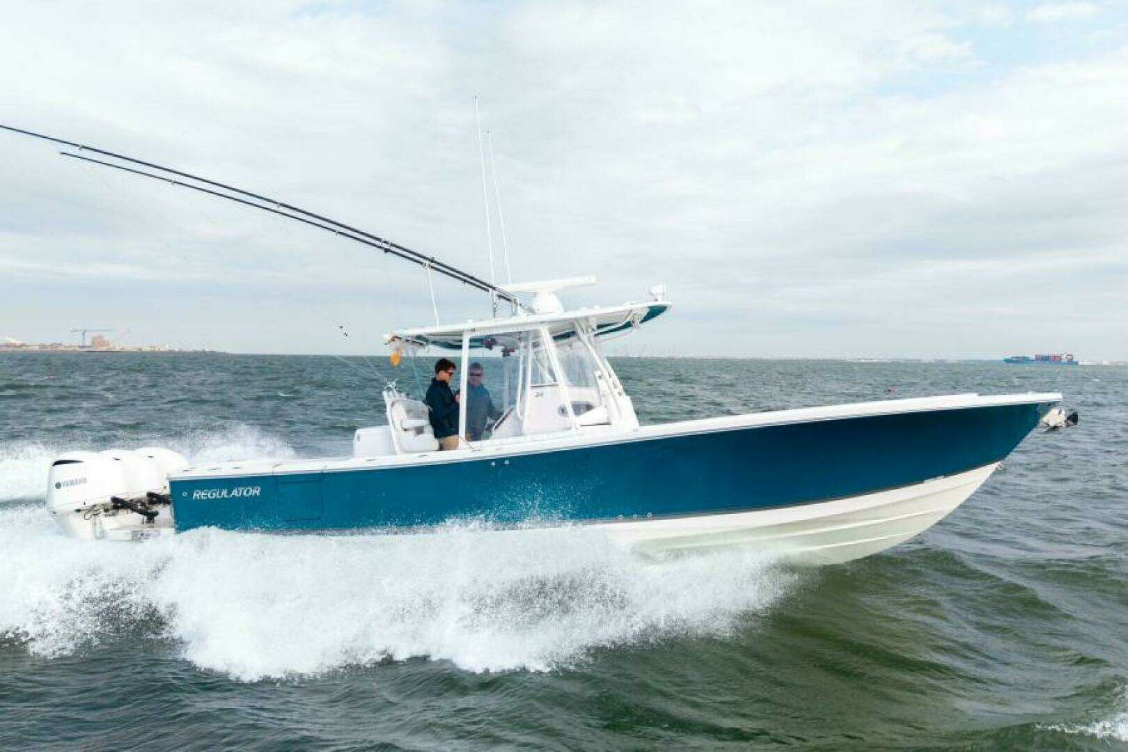 2018 Regulator 34 SS - Image 2