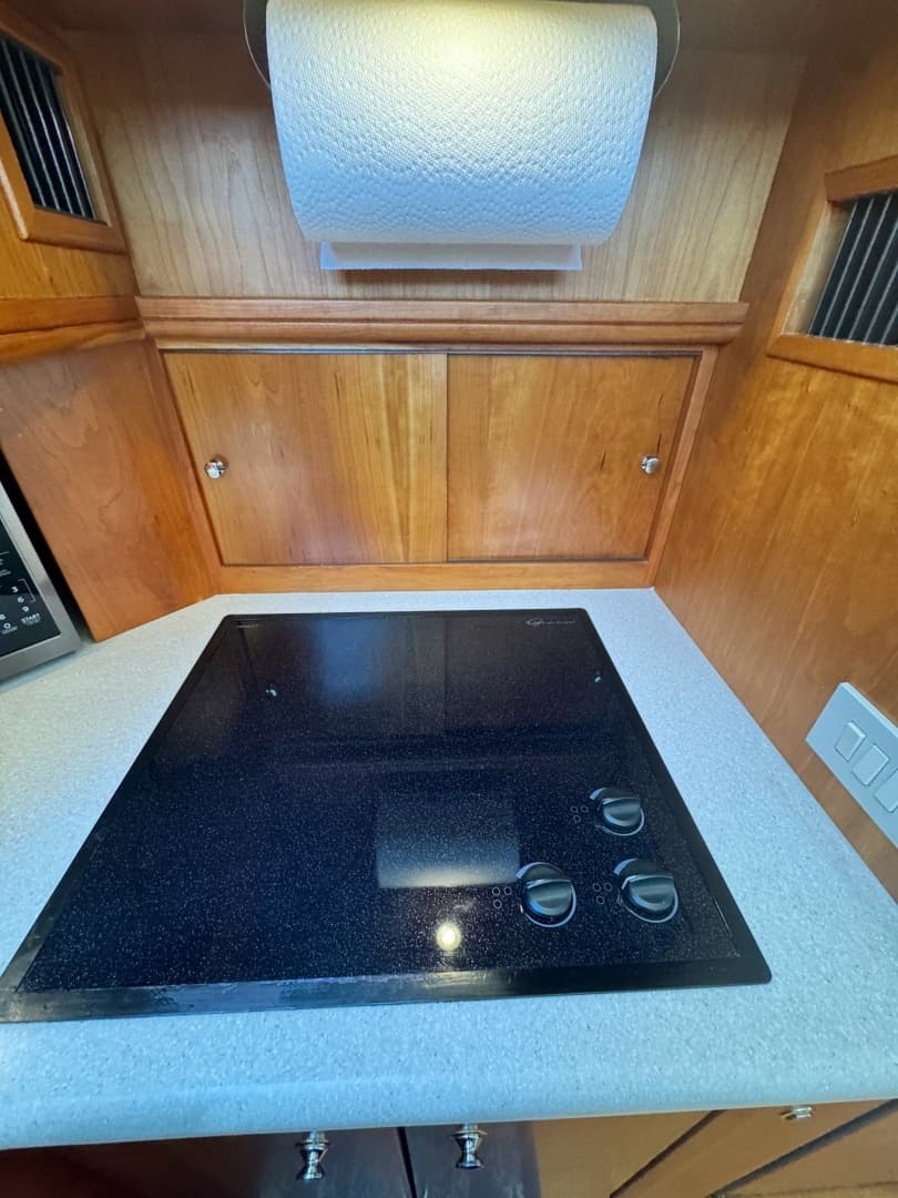 2002 Silverton 39 Motor Yacht - Image 47