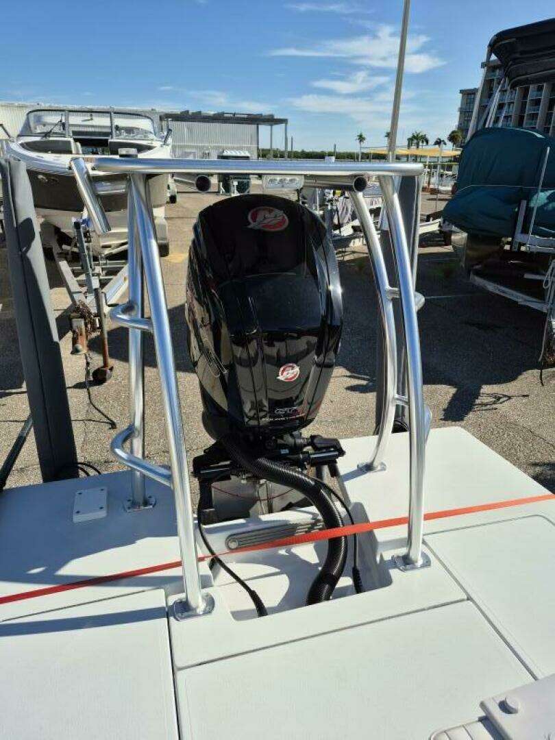 2022 East Cape Vantage VHP - Image 23