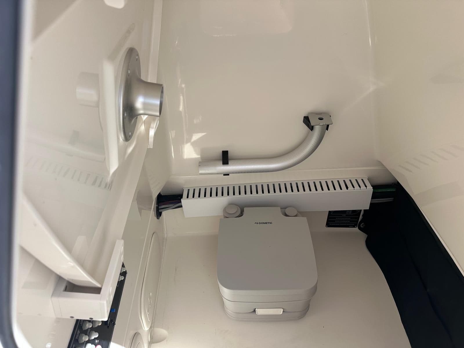 2026 Boston Whaler 230 Outrage - 19