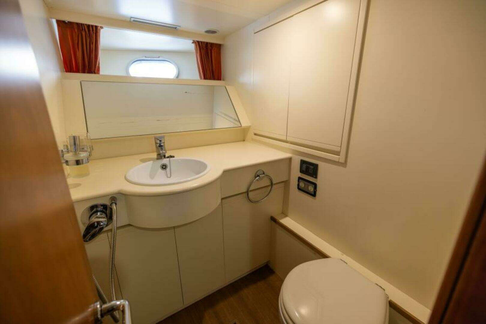 2001 Ferretti Yachts 94 Raised Pilothouse - Image 29